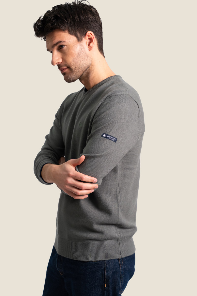 Men's V-neck sweater